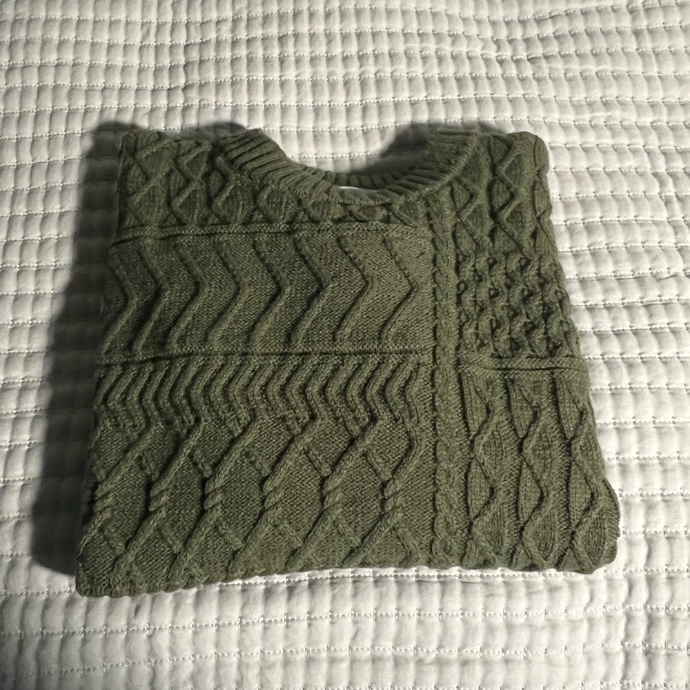 Time and Tru Olive Green Crewneck Sweater